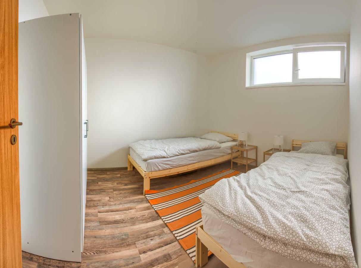 2 Bedroom Apartment, Brnenska Prehrada 2Km Brno Eksteriør billede