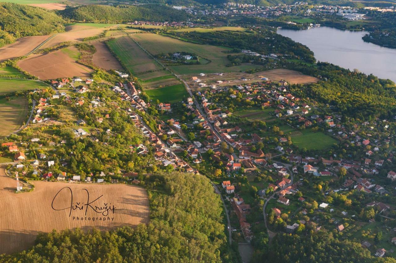 2 Bedroom Apartment, Brnenska Prehrada 2Km Brno Eksteriør billede